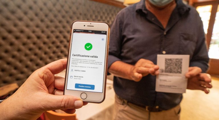 L’obbligo del green pass nel lavoro pubblico e privato