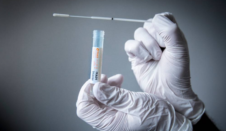 Certificazione Verde Covid-19, vaccini e lavoro: cosa avviene all’estero? Il caso francese
