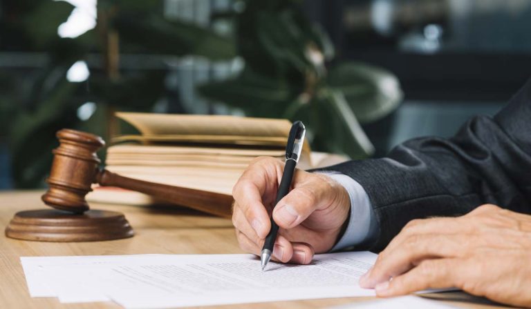 Tar del Lazio: È legittimo richiedere la certificazione verde al personale docente, la quale, ai fini dell’ottenimento, non impone l’obbligo alla vaccinazione essendo riconosciuta la misura alternativa del test molecolare
