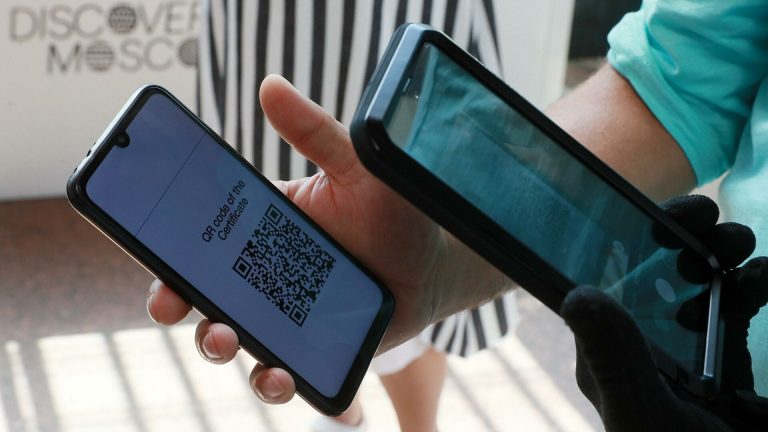 Decreto capienze: le novità in materia di verifica dei green pass