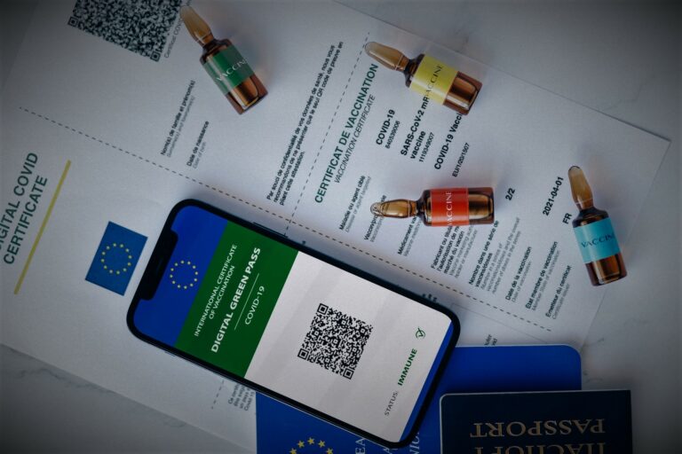 Decreto Super Green pass e obbligo terza dose vaccino: il testo in Gazzetta Ufficiale