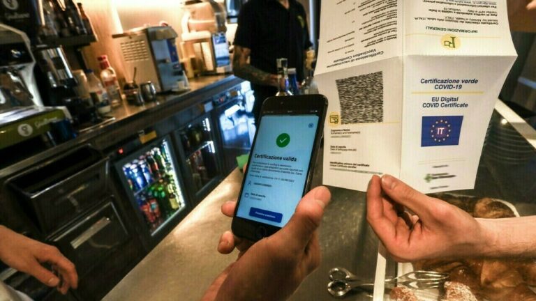 Le indicazioni ai prefetti sulle disposizioni che estendono l’obbligo vaccinale e l’uso delle certificazioni verdi
