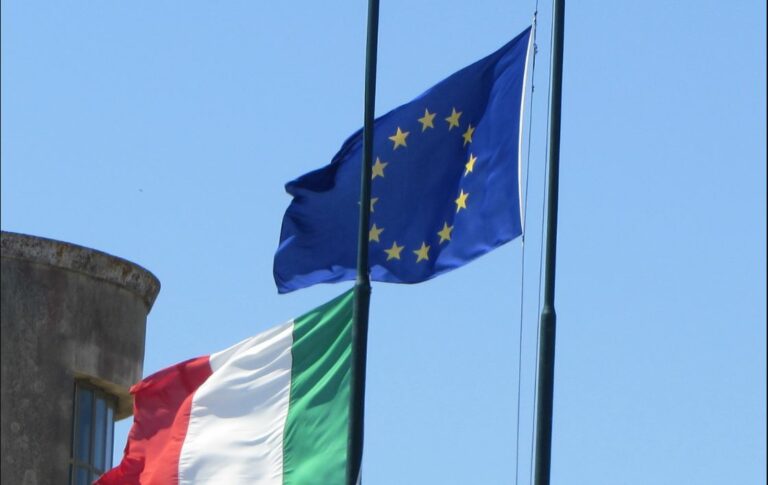 Confindustria: l’onda lunga del rialzo dei tassi inizia a colpire anche il costo del credito per le imprese italiane: ai valori attuali +2.3 miliardi in un anno