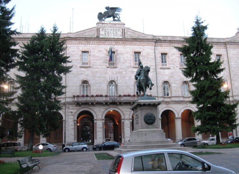 Il Ministro Piantedosi a Perugia per il comitato provinciale ordine e sicurezza pubblica: sottoscritto il Patto per Perugia Sicura