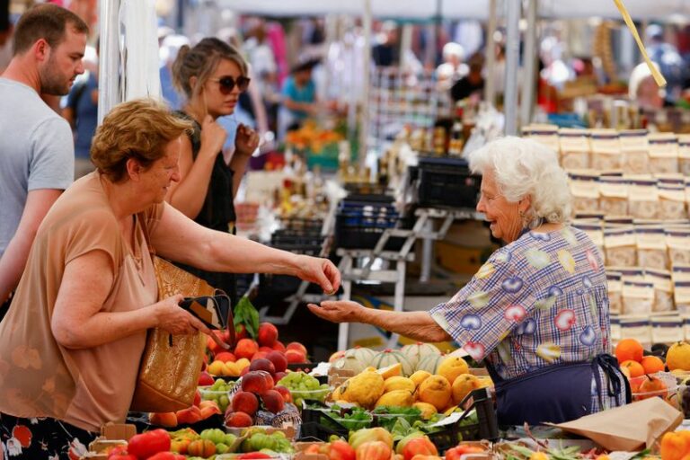 Istat inflazione, a febbraio resta stabile a +0.8% su base annua