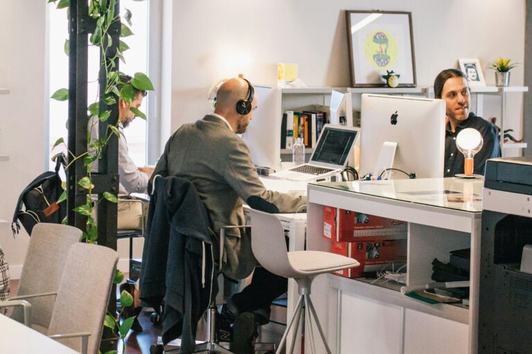 Mercato del lavoro: a novembre 2025 calano occupati e disoccupati, crescono gli inattivi